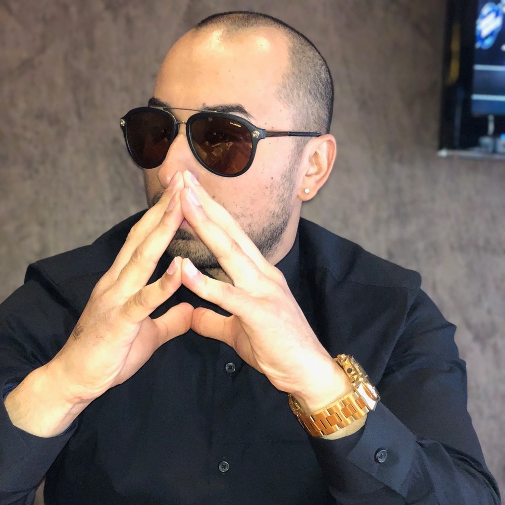 Meet your Posher, Elvis